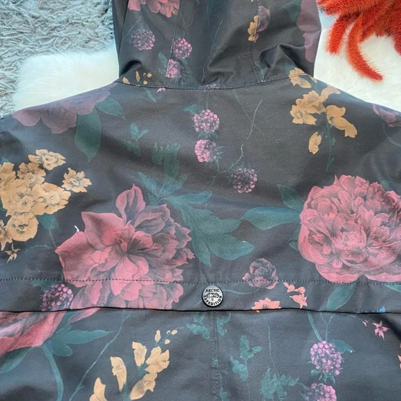 Arctic Expedition Waterproof Parka - Picture 9 of 12